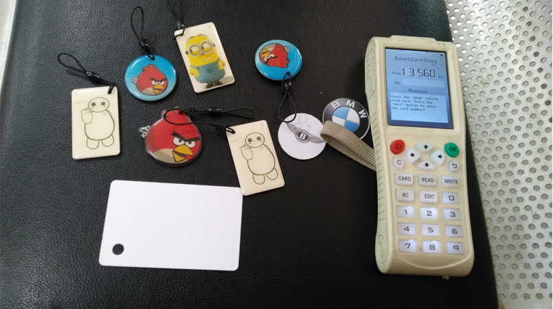 Sao chép thẻ từ đa năng theo yêu cầu của khách hàng